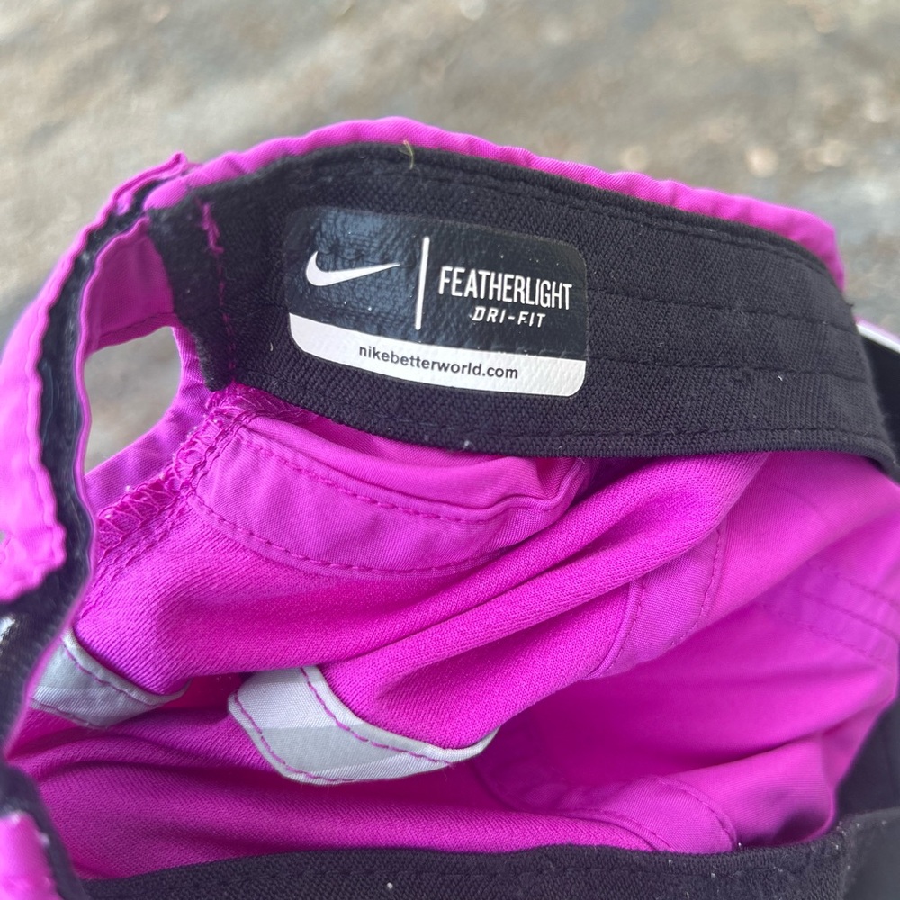 🔥 Nike Featherlight Dri-FIT purple Cap Athletic Hat - Picture 4 of 4